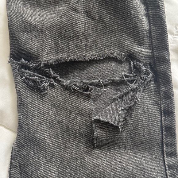 GARAGE Black Low Rise Straight Jean With Rip | SIZE 28 / 7 - Picture 6 of 6